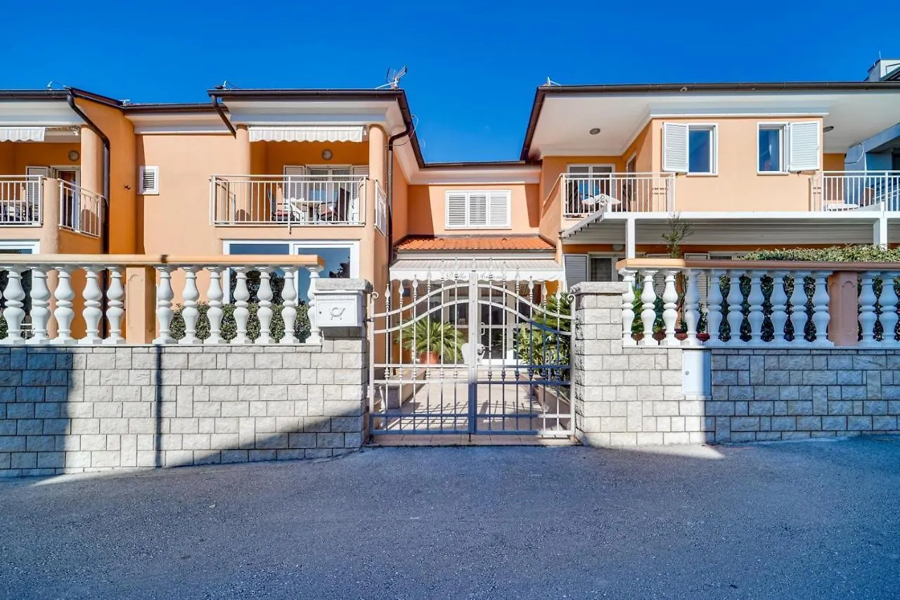Villa Rovinj Apartments 0*,