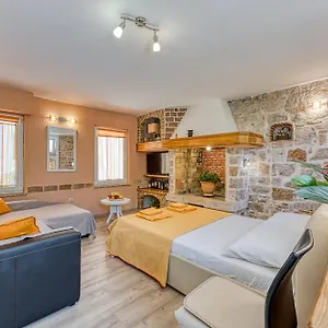 Tommy Guest house