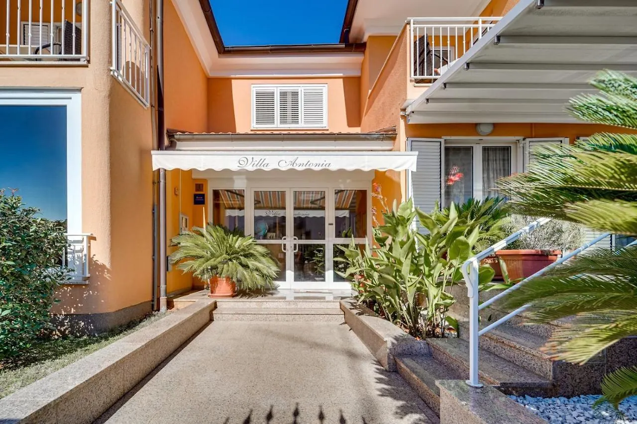 Villa Rovinj Apartments contacts